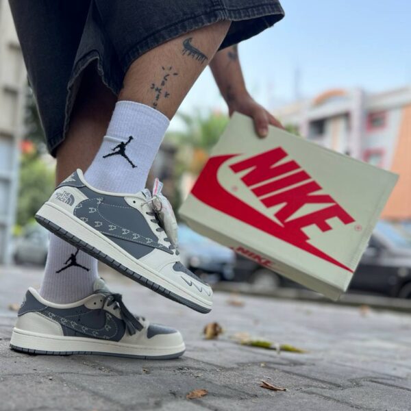 جردن ۱ لو ترویس  - Jordan 1 Low Travis