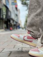 جردن ۱ لو ترویس – Jordan 1 Low Travis - تصویر 2
