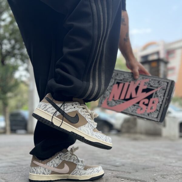 نایک اس بی دانک تراویس اسکات | Nike SB dunk travis scott