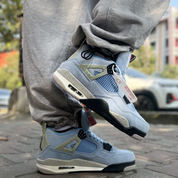 نایک جردن ۴ یونیورسیتی آبی / Nike  Jordan 4 university blue